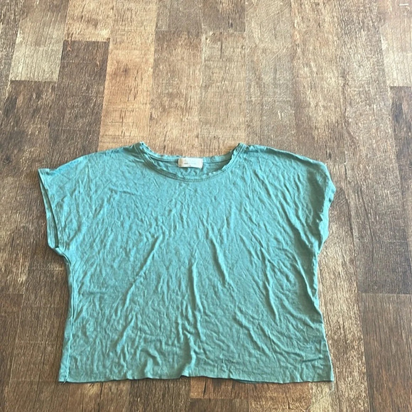 ALTAR’D STATE green lightweight cropped Tshirt - Picture 1 of 3